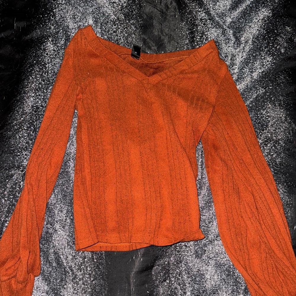 Size small $5+shipping.